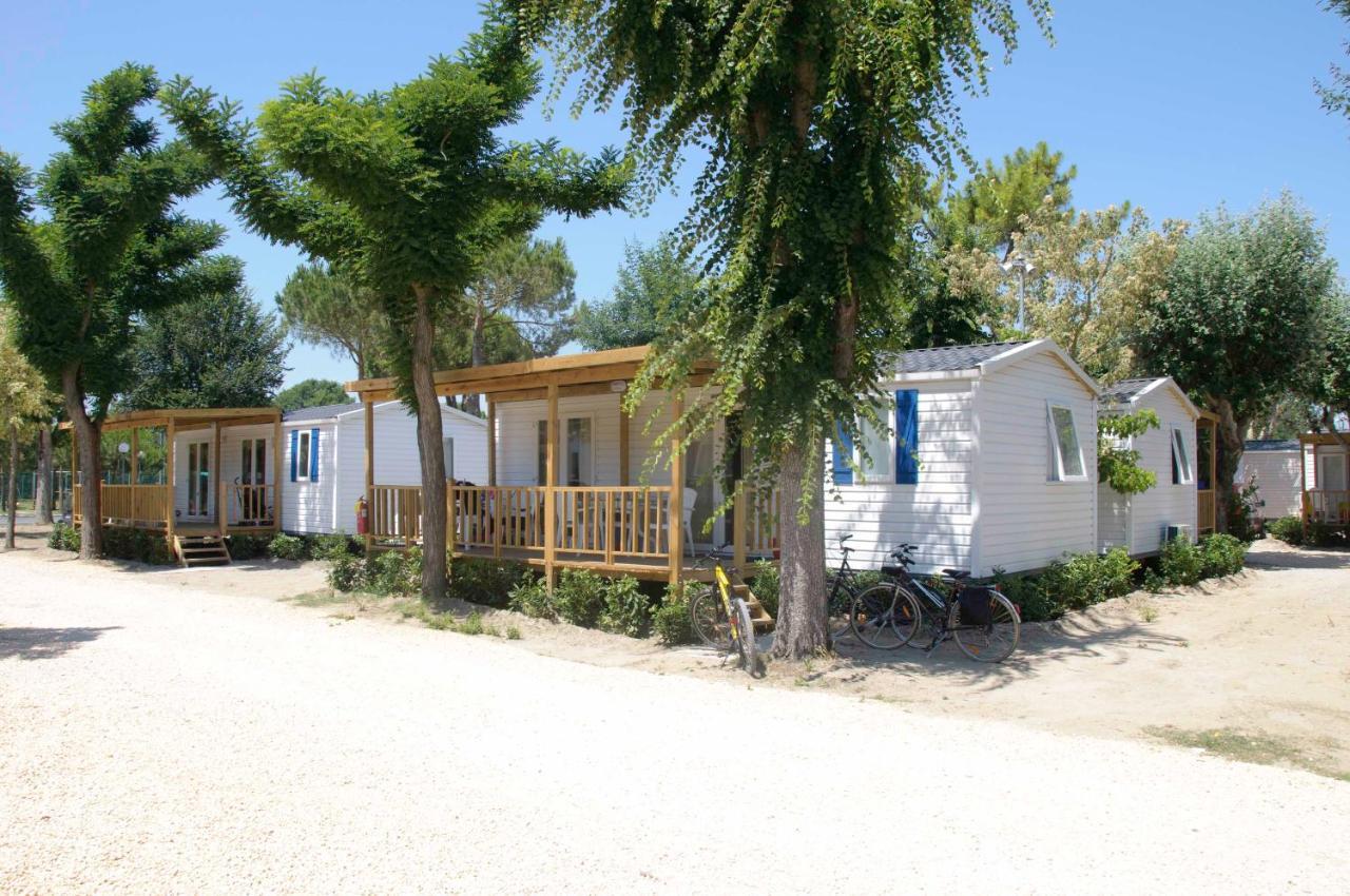 Club Del Sole Marina Family Resort Punta Marina Esterno foto