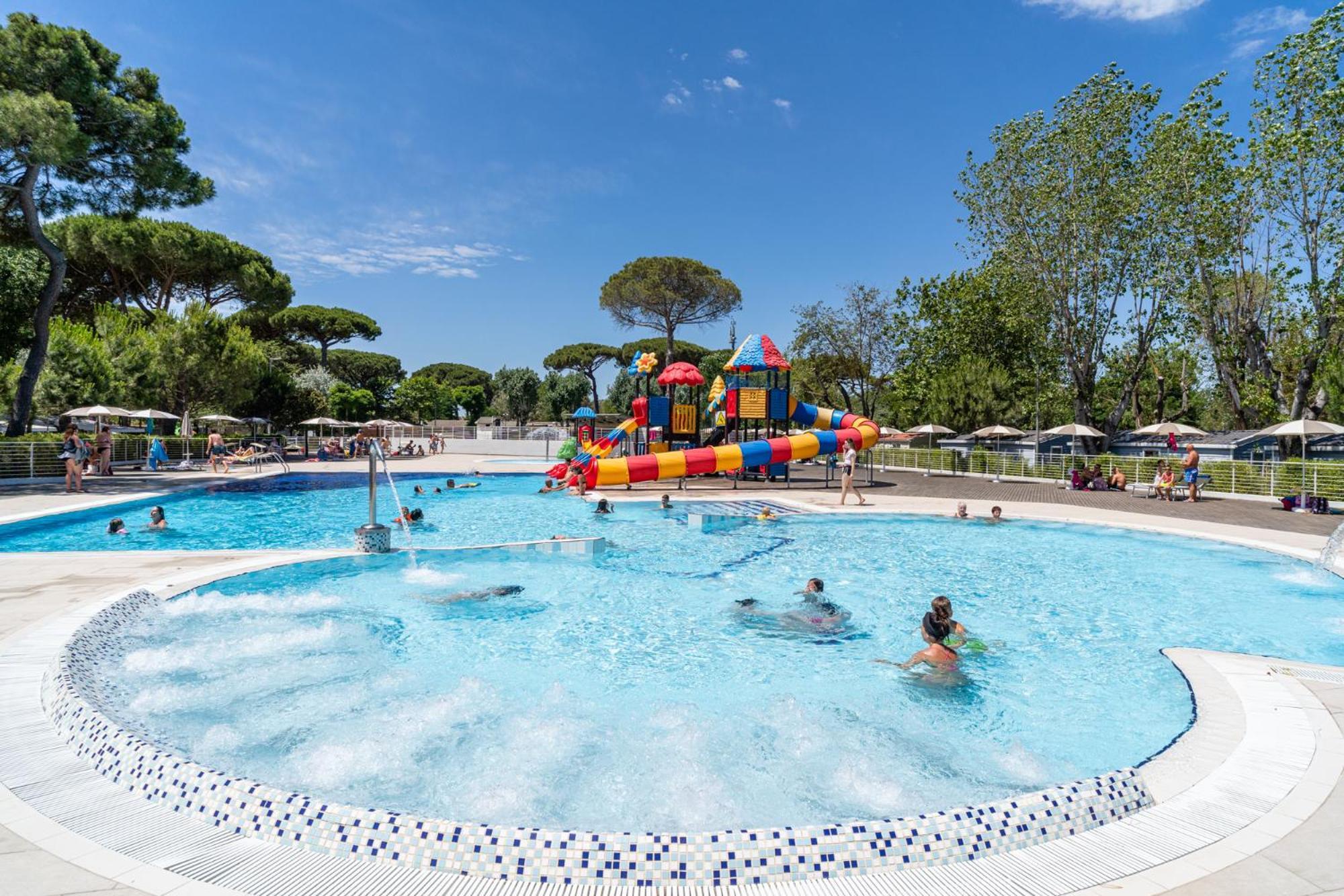 Club Del Sole Marina Family Resort Punta Marina Esterno foto